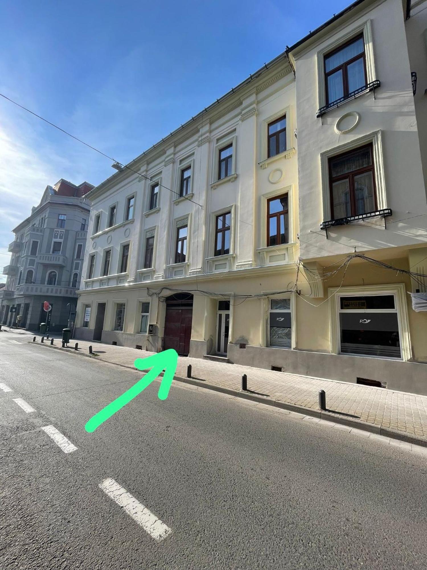 Poppys Apartment Arad Exterior photo